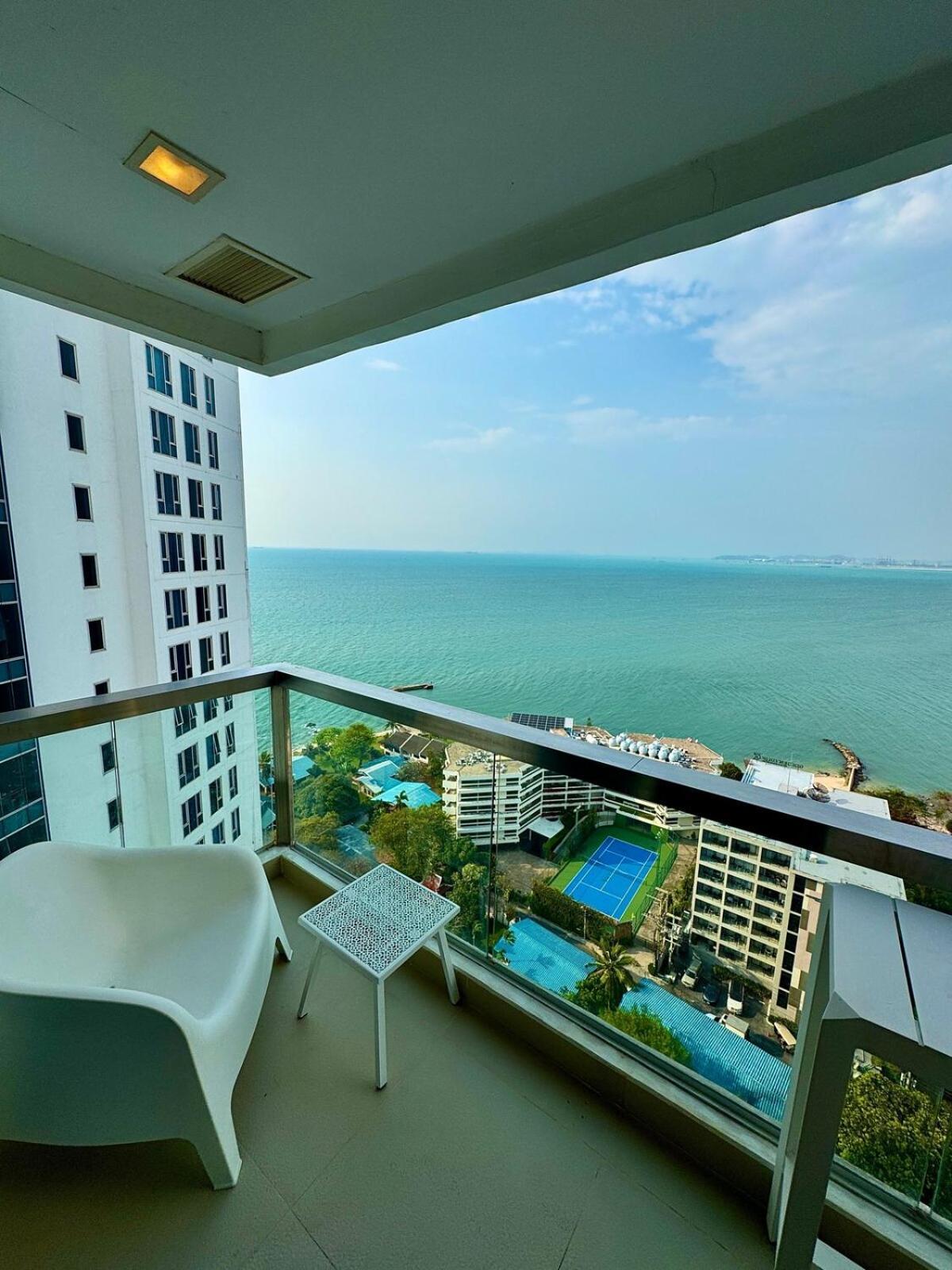 The Palm Wongamat ,World Class Luxury Seaview Condo, Private Beach Can See The Sanctuary Of Truth Pattaya Exterior foto
